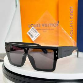 Picture of Louis Vuitton Sunglasses _SKUfw79398955fw